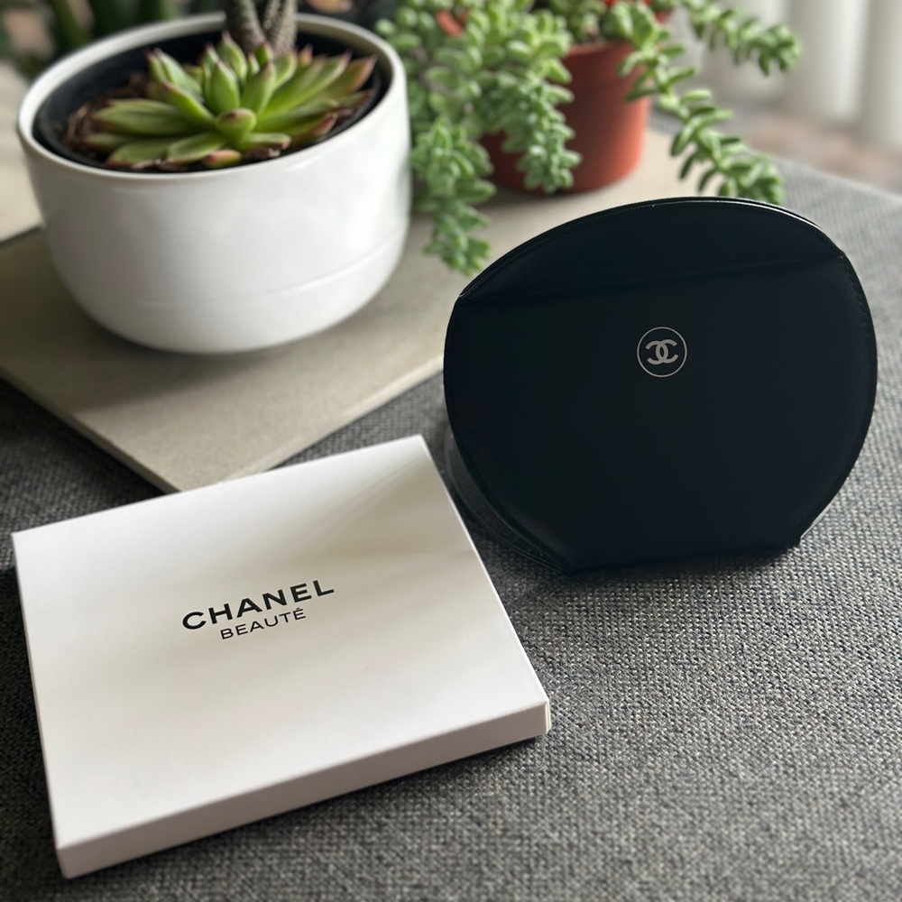 NEW CHANEL Black Cosmetic Beauty Makeup Magnifying Mirror with Box (VIP Gift) - Picture 4 of 7